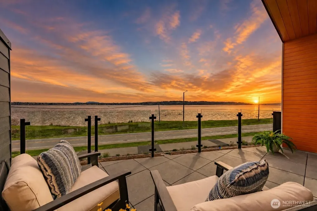 1557 Mitchell Avenue Blaine WA 98230