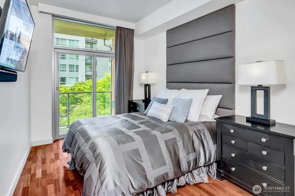 10610 NE 9th Place Bellevue WA 98004
