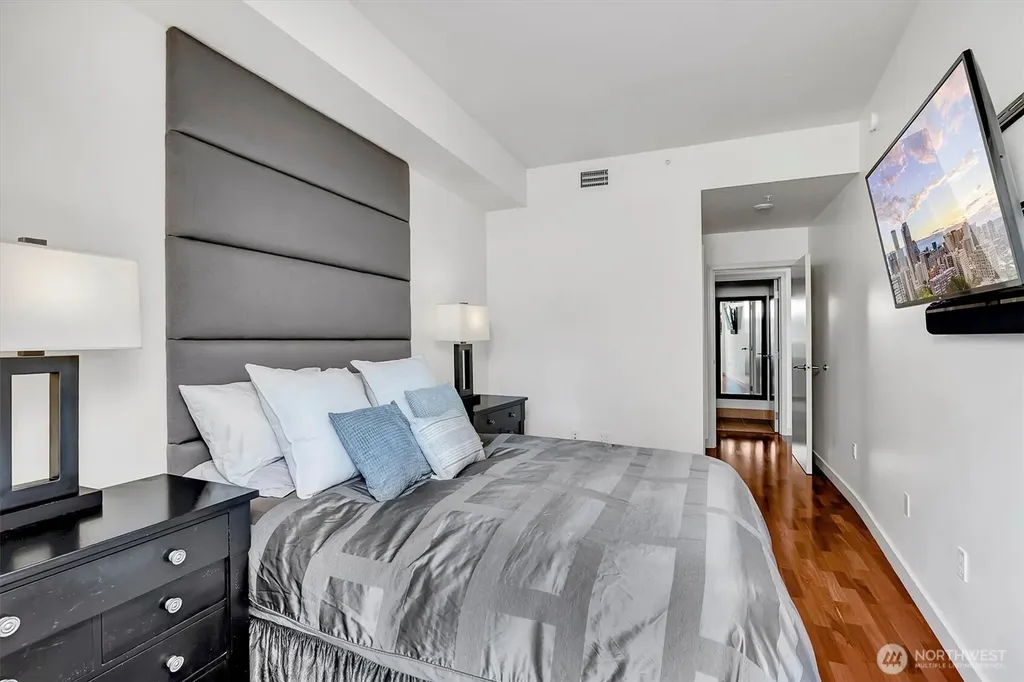 10610 NE 9th Place Bellevue WA 98004