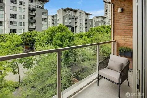 10610 NE 9th Place Bellevue WA 98004