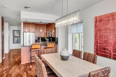 10610 NE 9th Place Bellevue WA 98004