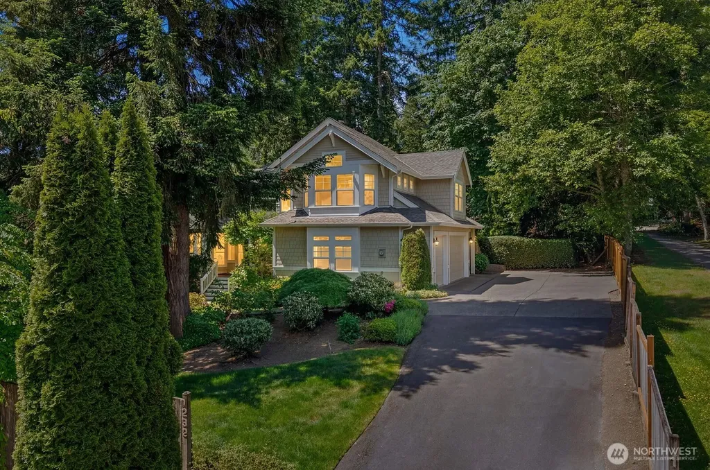 1239 216th Avenue NE Sammamish WA 98074