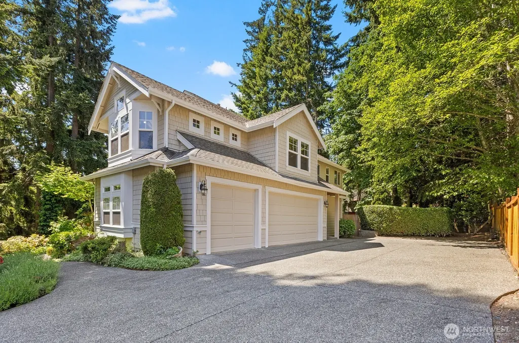 1239 216th Avenue NE Sammamish WA 98074