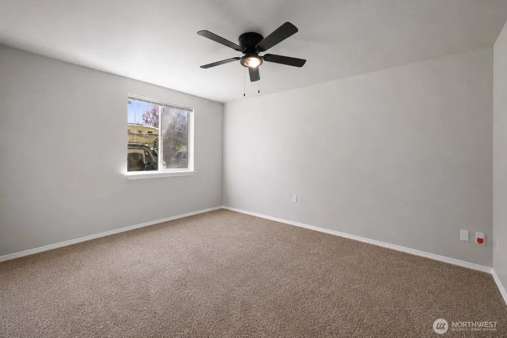 10214 13th Avenue Ct E Tacoma WA 98445