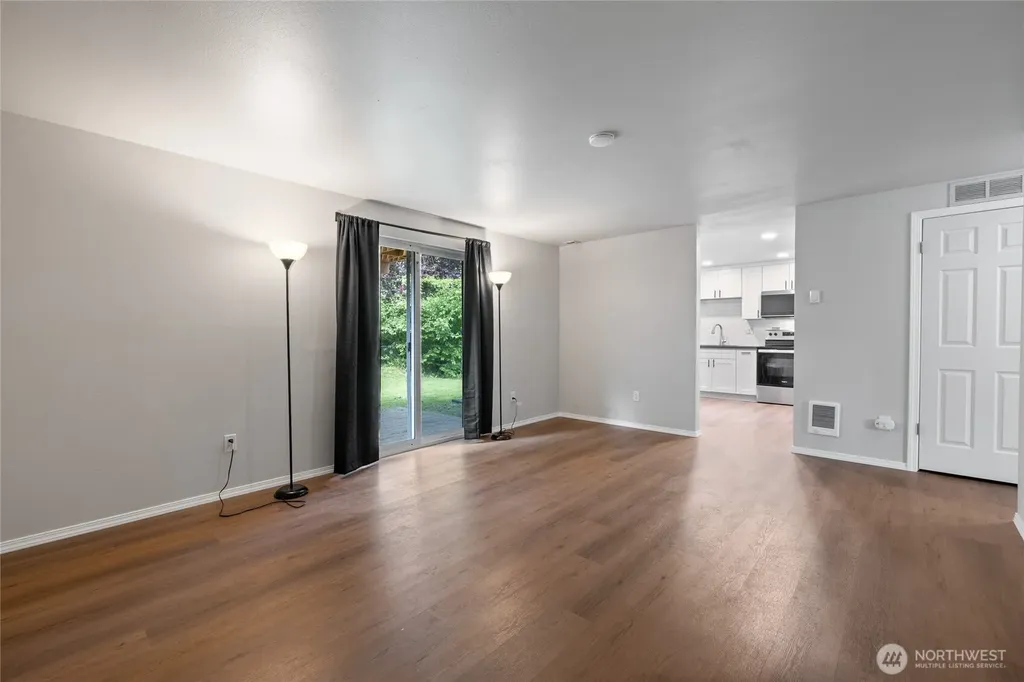 10214 13th Avenue Ct E Tacoma WA 98445