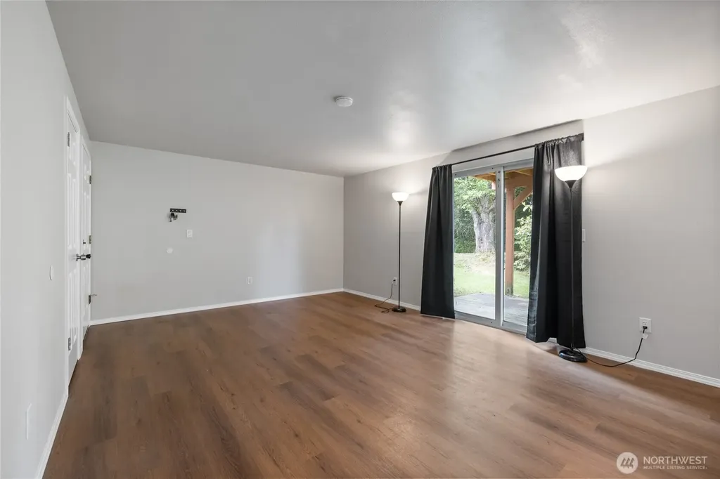 10214 13th Avenue Ct E Tacoma WA 98445