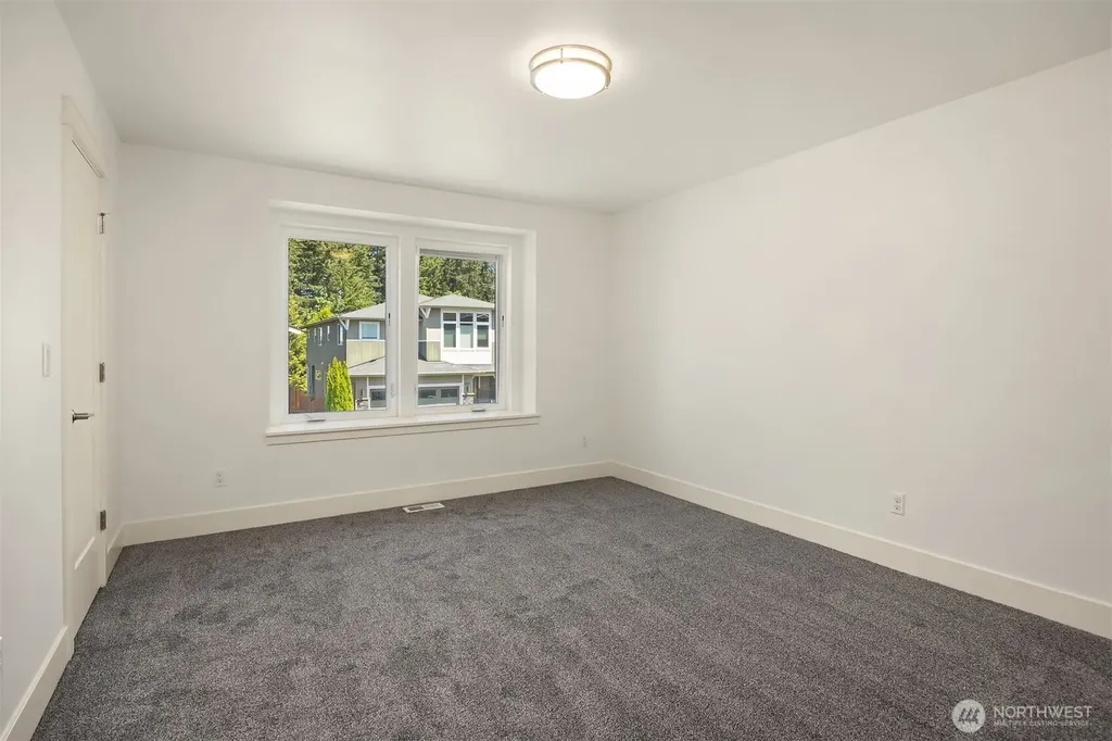 20045 10th Avenue NW Shoreline WA 98177
