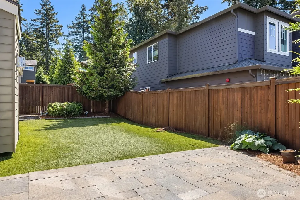 20045 10th Avenue NW Shoreline WA 98177