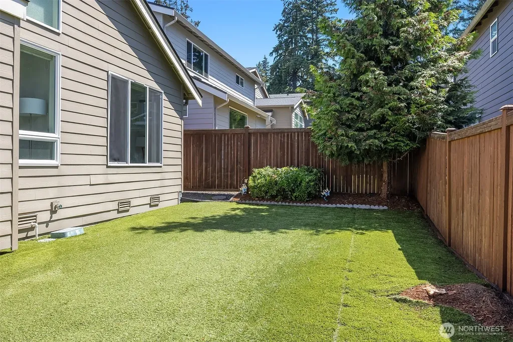 20045 10th Avenue NW Shoreline WA 98177