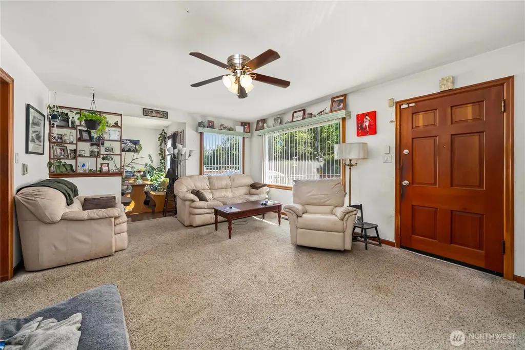 8446 E B Street Tacoma WA 98445