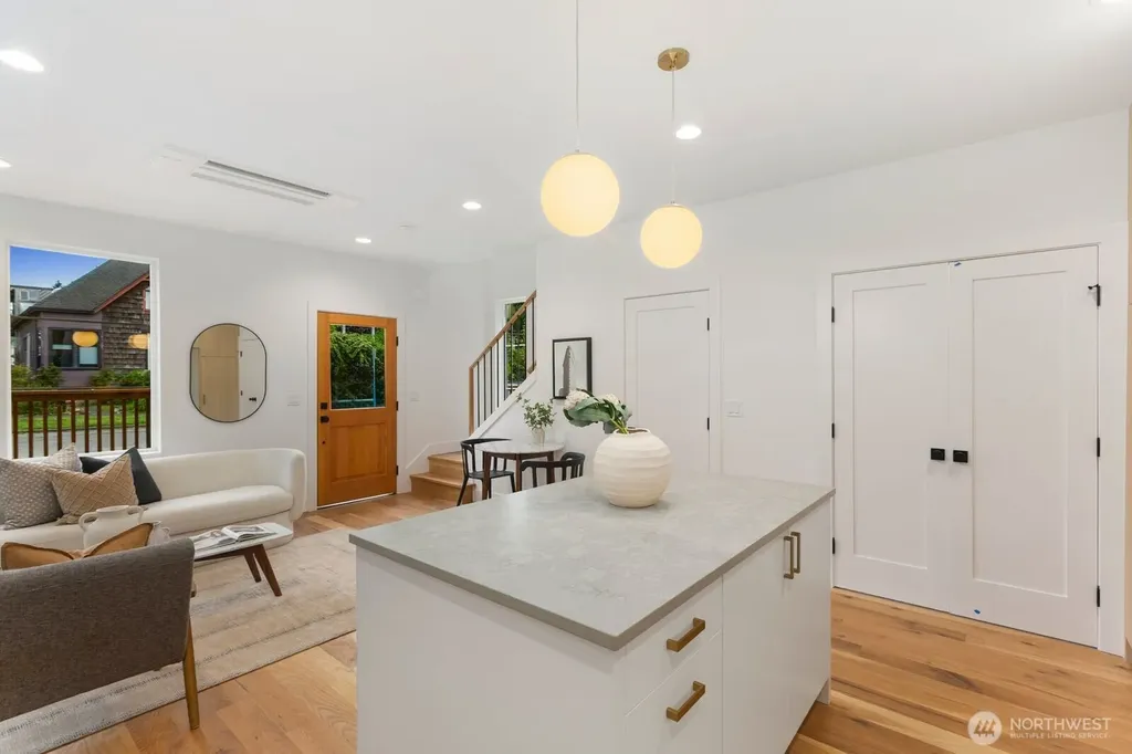 3938 Angeline Street Seattle WA 98118