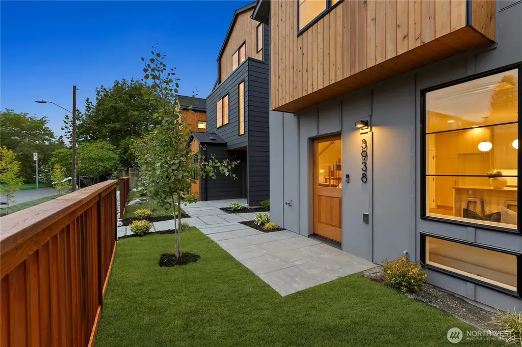 3938 Angeline Street Seattle WA 98118