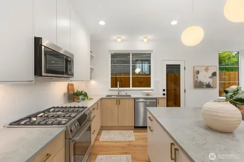 3938 Angeline Street Seattle WA 98118