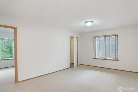 27824 242nd Place SE Maple Valley WA 98038