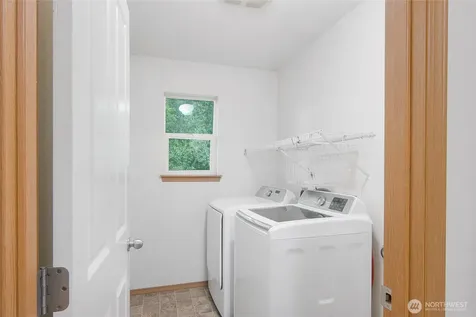 27824 242nd Place SE Maple Valley WA 98038