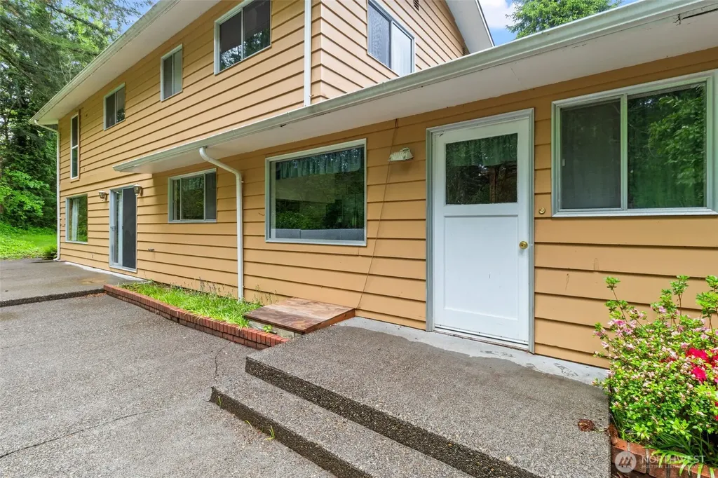 500 W Oak Street Mccleary WA 98557