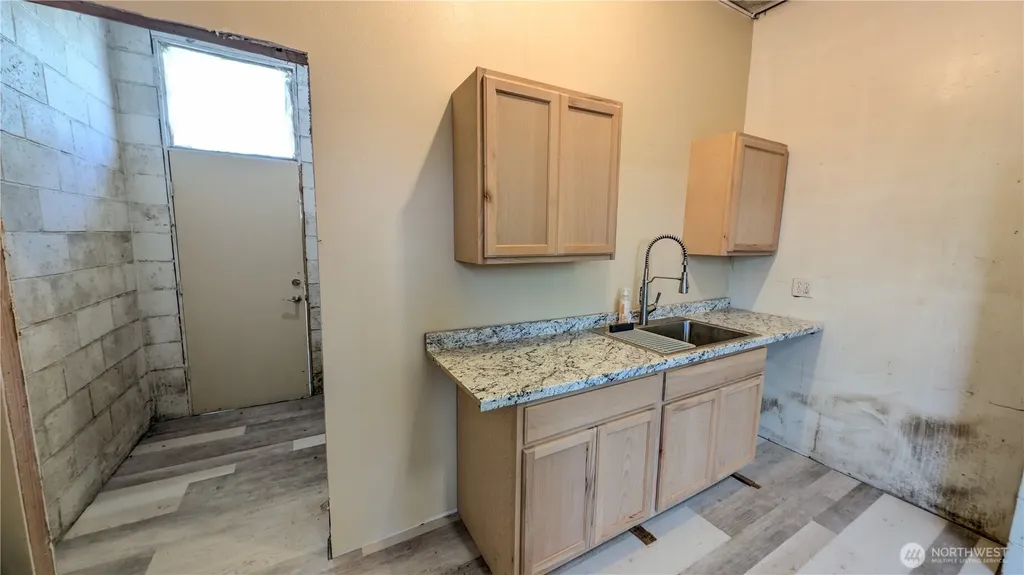 123 1st Avenue N Ilwaco WA 98624