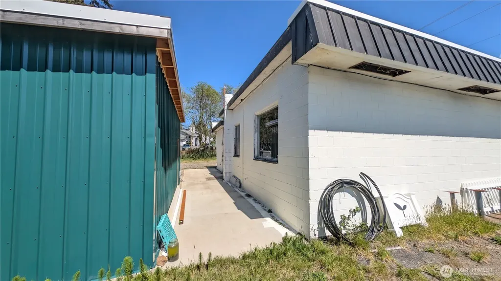 123 1st Avenue N Ilwaco WA 98624