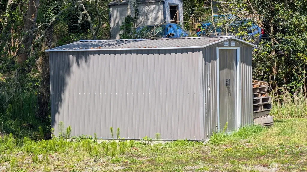123 1st Avenue N Ilwaco WA 98624