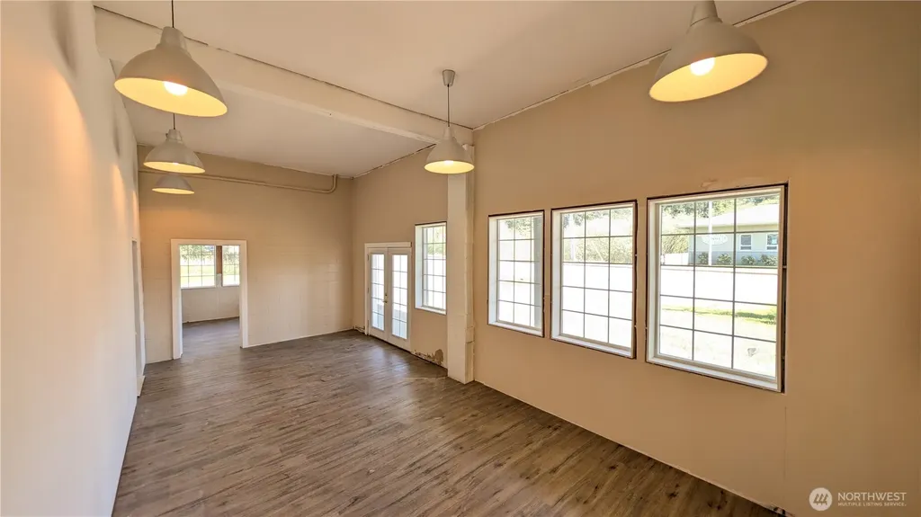 123 1st Avenue N Ilwaco WA 98624