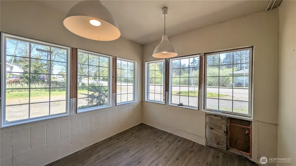 123 1st Avenue N Ilwaco WA 98624