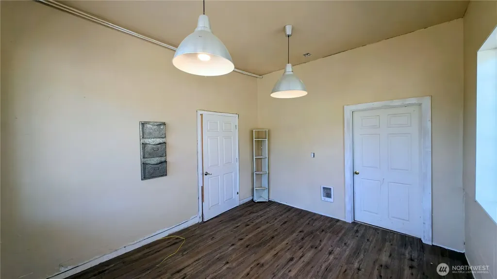 123 1st Avenue N Ilwaco WA 98624