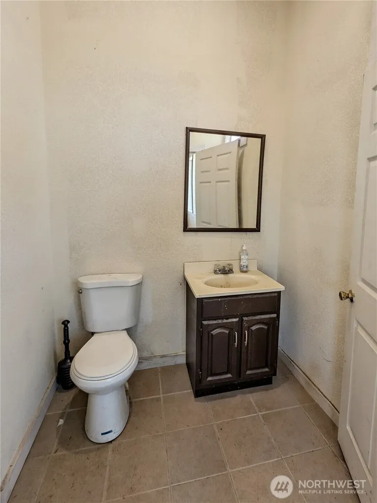 123 1st Avenue N Ilwaco WA 98624