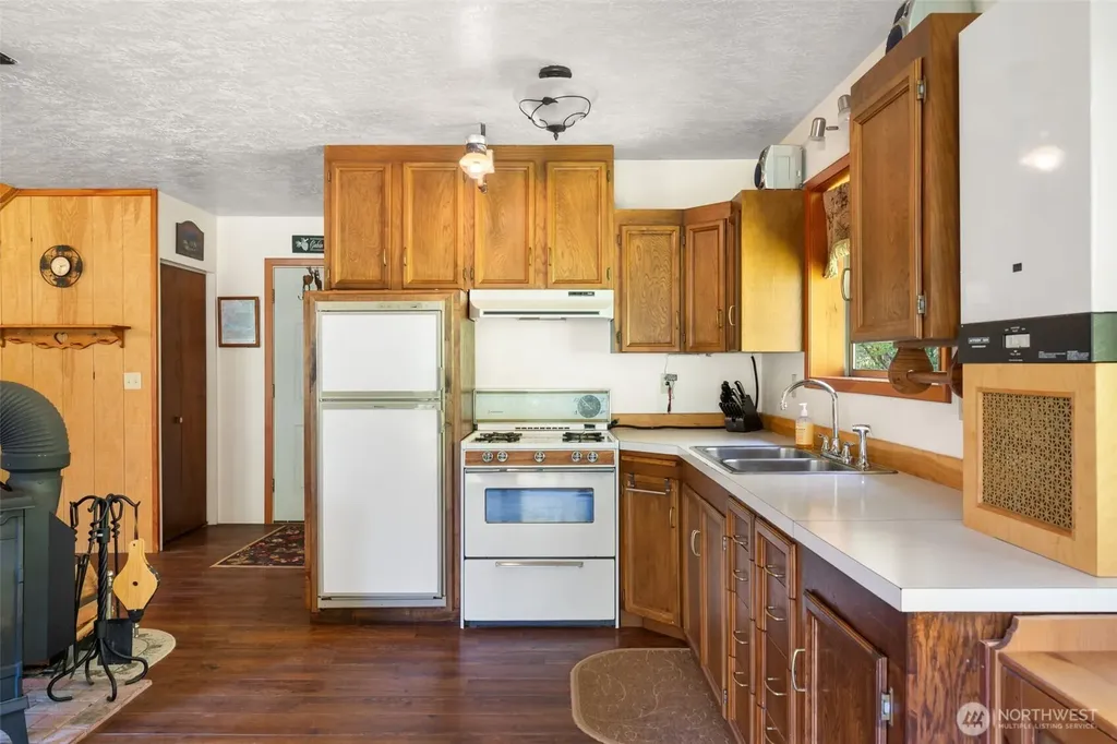 2500 4 Peaks Drive Cougar WA 98616