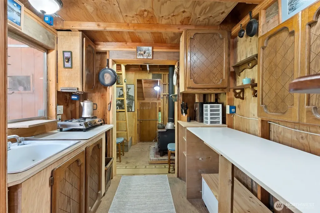 2500 4 Peaks Drive Cougar WA 98616