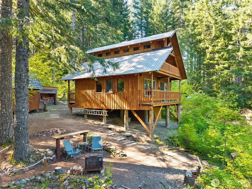 2500 4 Peaks Drive Cougar WA 98616