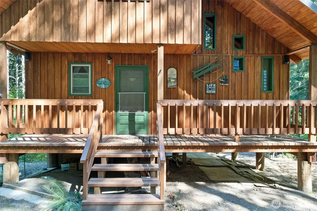2500 4 Peaks Drive Cougar WA 98616