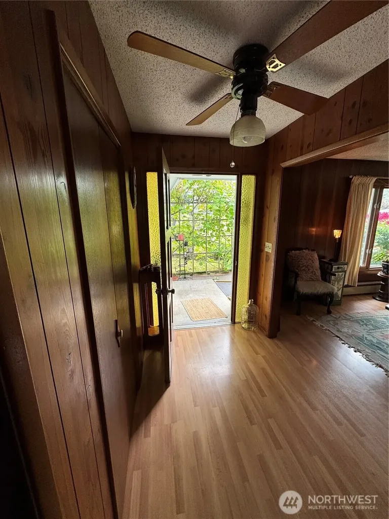 402 W Maple Street Sequim WA 98382