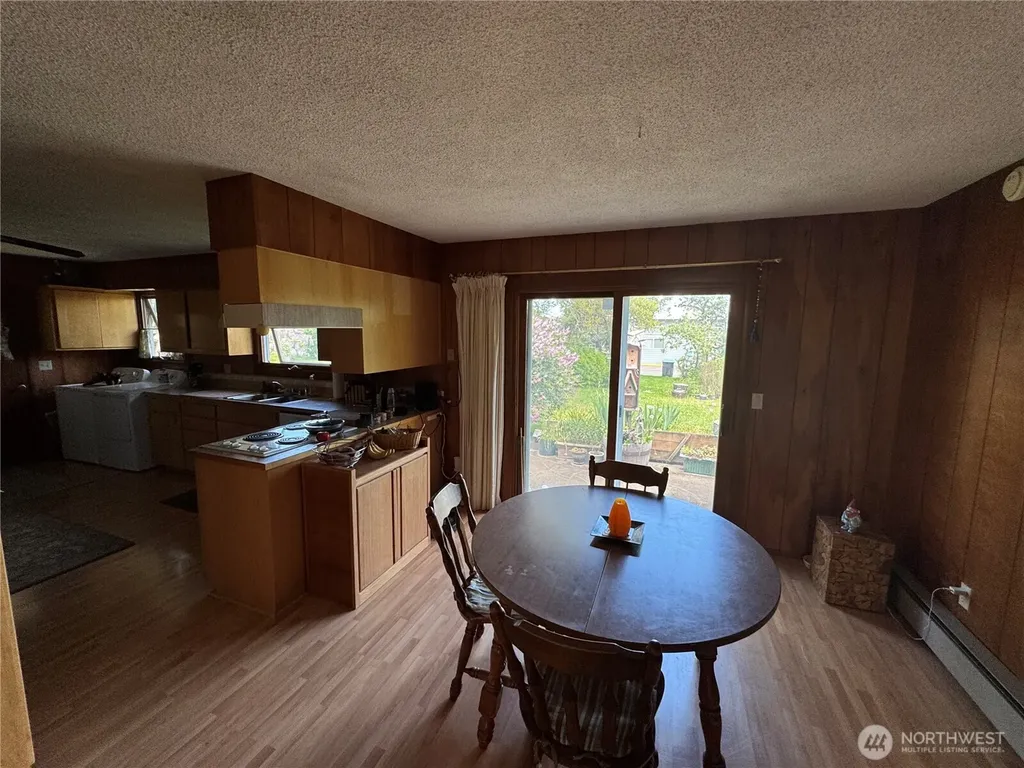 402 W Maple Street Sequim WA 98382