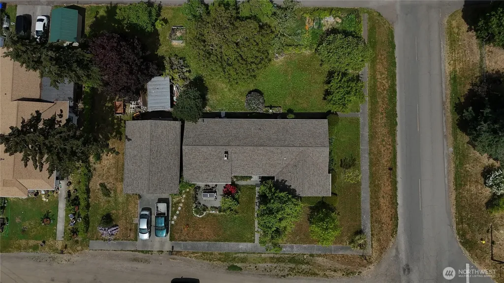 402 W Maple Street Sequim WA 98382