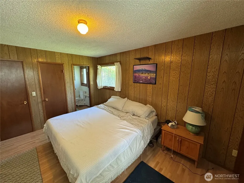 402 W Maple Street Sequim WA 98382