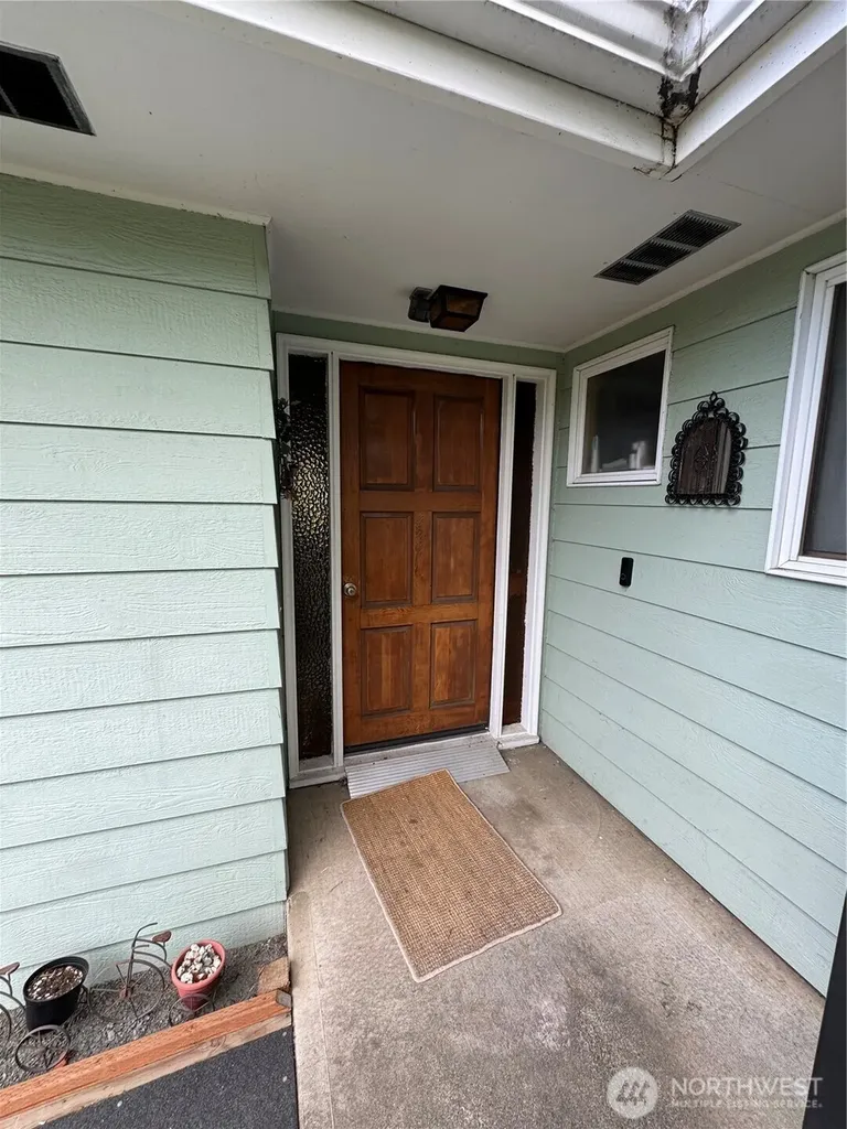 402 W Maple Street Sequim WA 98382