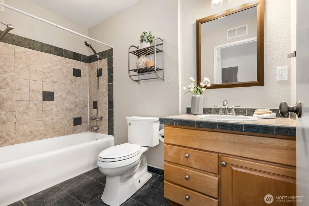 120 14th Avenue Seattle WA 98122