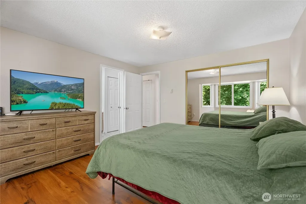 7780 E Van Buren Street Port Orchard WA 98366