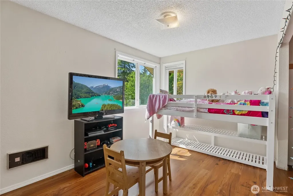 7780 E Van Buren Street Port Orchard WA 98366