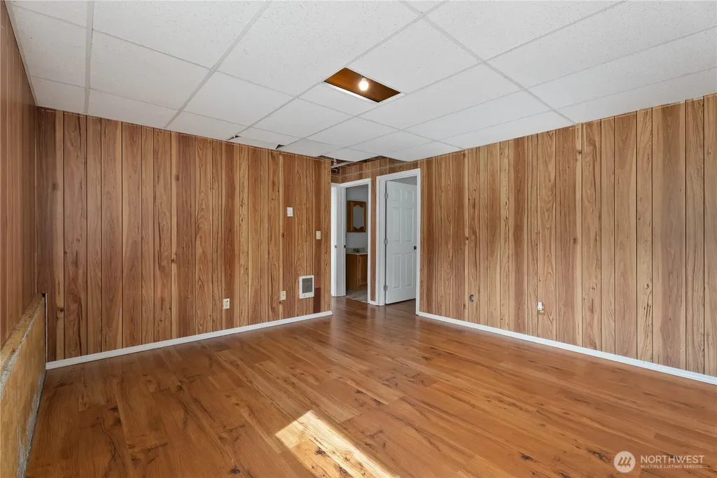 7780 E Van Buren Street Port Orchard WA 98366