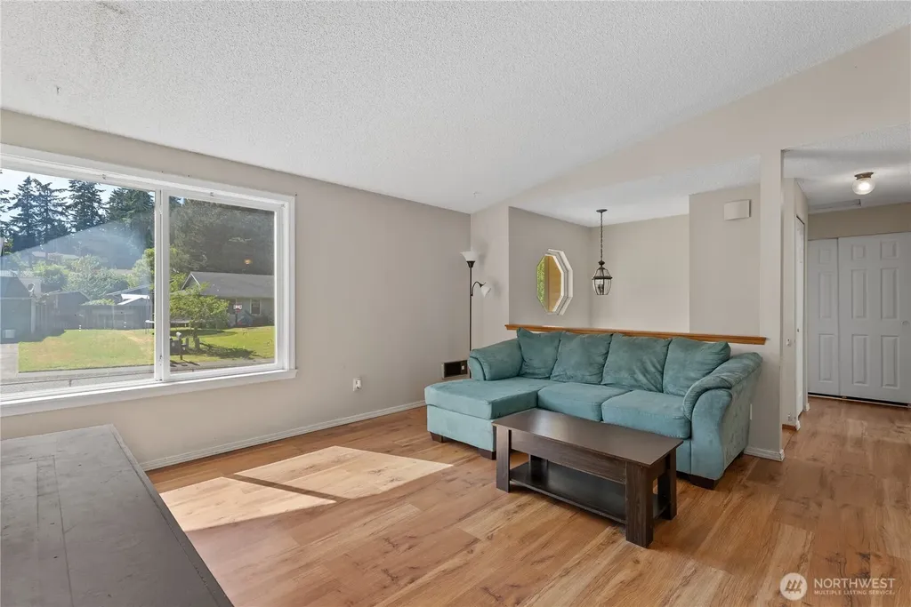 7780 E Van Buren Street Port Orchard WA 98366