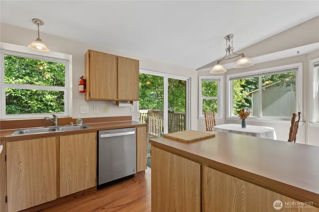7780 E Van Buren Street Port Orchard WA 98366