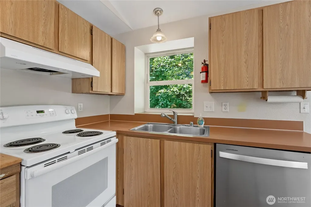 7780 E Van Buren Street Port Orchard WA 98366