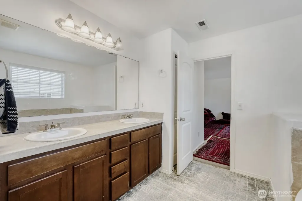 1328 E 51st Street Tacoma WA 98404