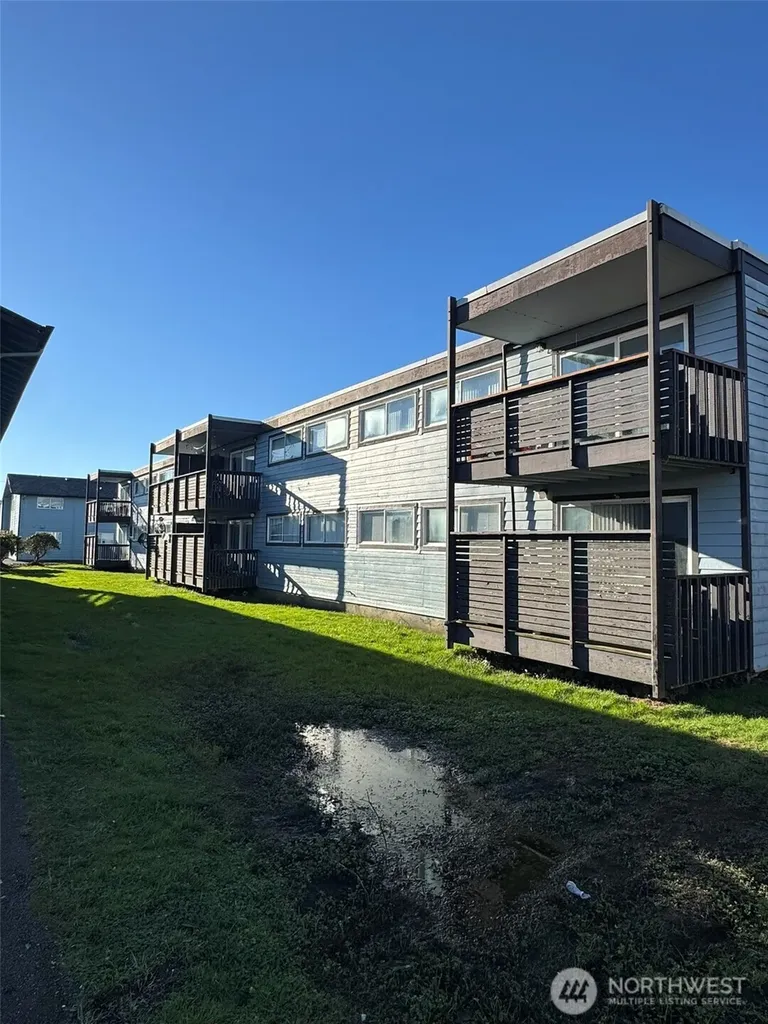 702 L Street Hoquiam WA 98550