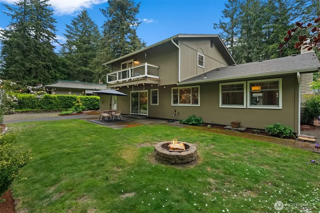 4806 95th Avenue W University Place WA 98467