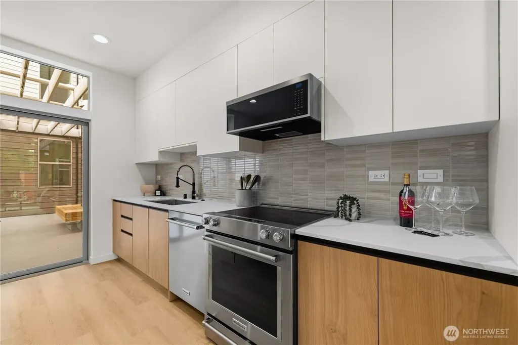 3817 Fremont Avenue N Seattle WA 98103
