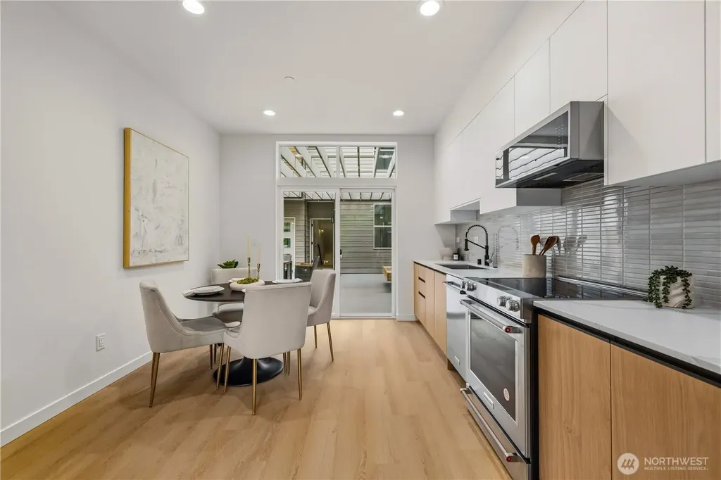 3817 Fremont Avenue N Seattle WA 98103