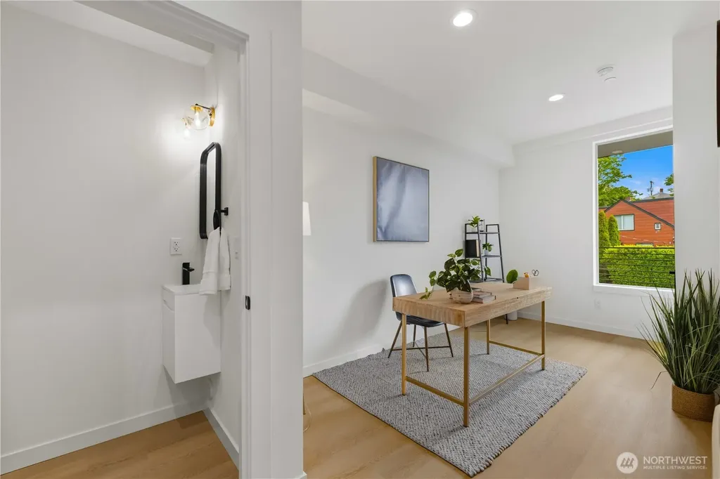 3817 Fremont Avenue N Seattle WA 98103