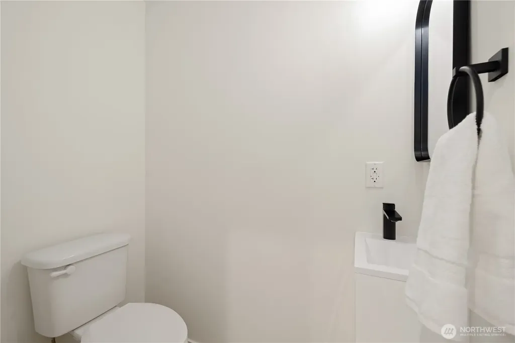 3817 Fremont Avenue N Seattle WA 98103